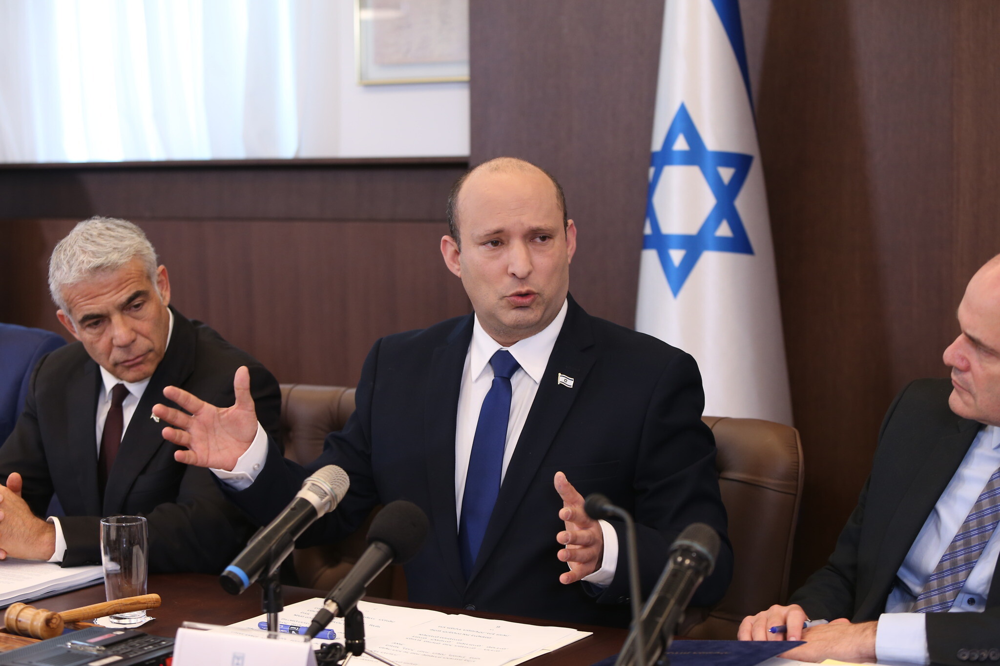 Prime Minister Naftali Bennett leads a cabinet meeting at the Prime Minister's Office in Jerusalem