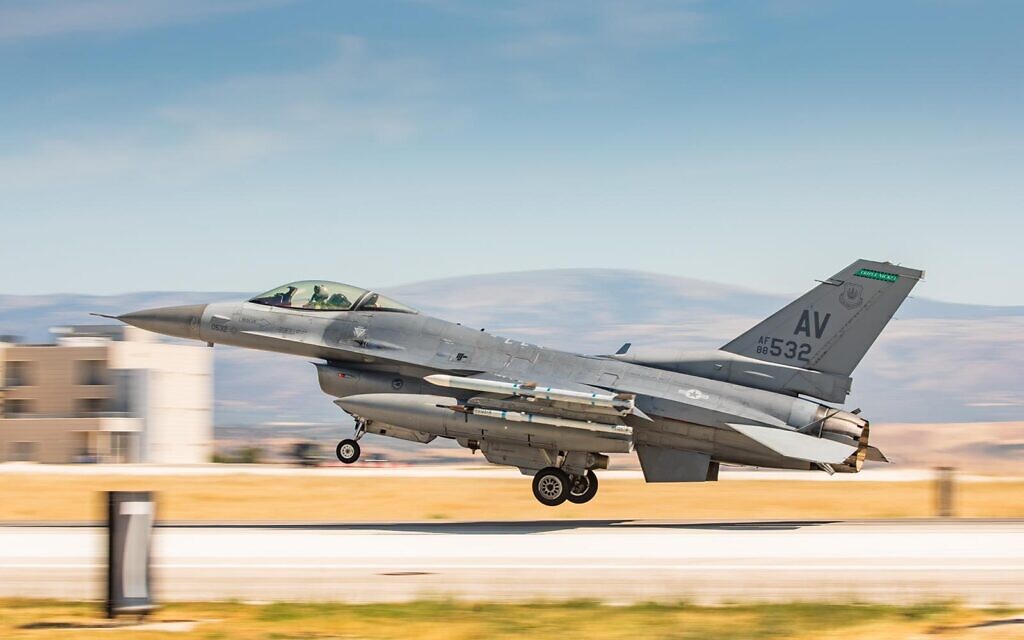 Primo, gli F-35 israeliani si addestrano in Italia, con l’Iran in vista