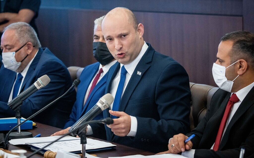Prime Minister Naftali Bennett leads the weekly cabinet meeting at the Prime Minister's Office in Jerusalem on July 4, 2021. (Yonatan Sindel/Flash90)