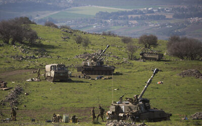 Israeli artillery batteries are seen along the border with Lebanon on January 28, 2015. (Basal Awidat/Flash90)