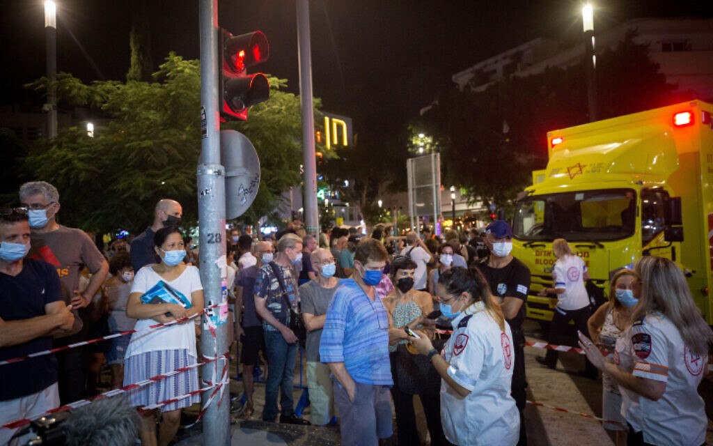 Israel expands nighttime vaccinations, as hundreds of reservists to join effort - Vimarsana News