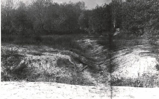 Newly revealed photos from 1966 show early efforts to document Babi Yar ...