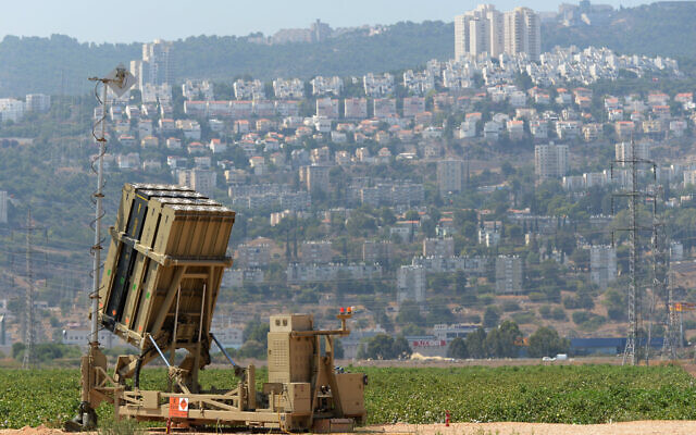 An Iron Dome anti-rocket battery seen in the city of Haifa, on August 30, 2013. (Gili Yaari/Flash90)