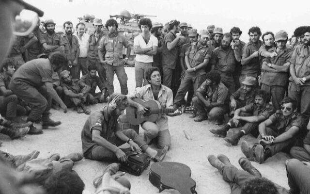 Leonard Cohen performs for Israeli troops in the Sinai during the 1973 Yom Kippur War (Ron Ilan/ IDF archives)