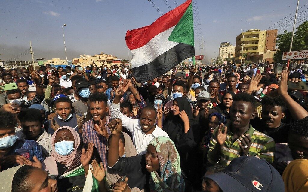 Sudan's PM, ministers detained by military forces in apparent coup - Vimarsana News