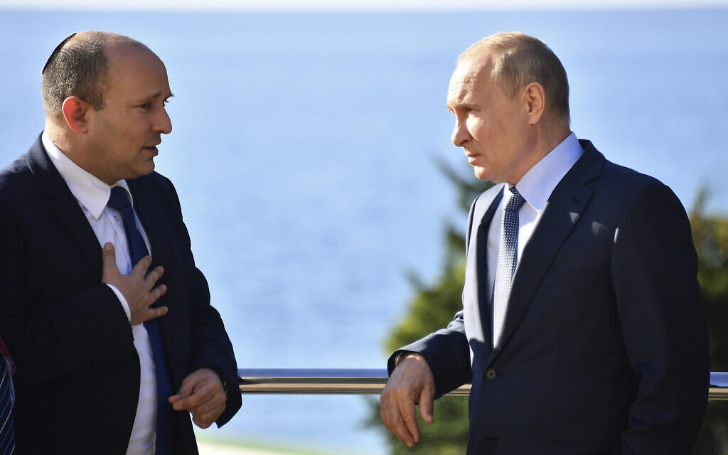 Russian President Vladimir Putin (right) and Prime Minister Naftali Bennett speak during their meeting in Sochi, Russia, on October 22, 2021. (Evgeny Biyatov, Sputnik, Kremlin Pool Photo via AP)