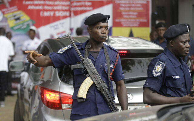 A police office directs traffic on the streets in Accra, Ghana, December 10, 2016. (AP/ Sunday Alamba/ File)