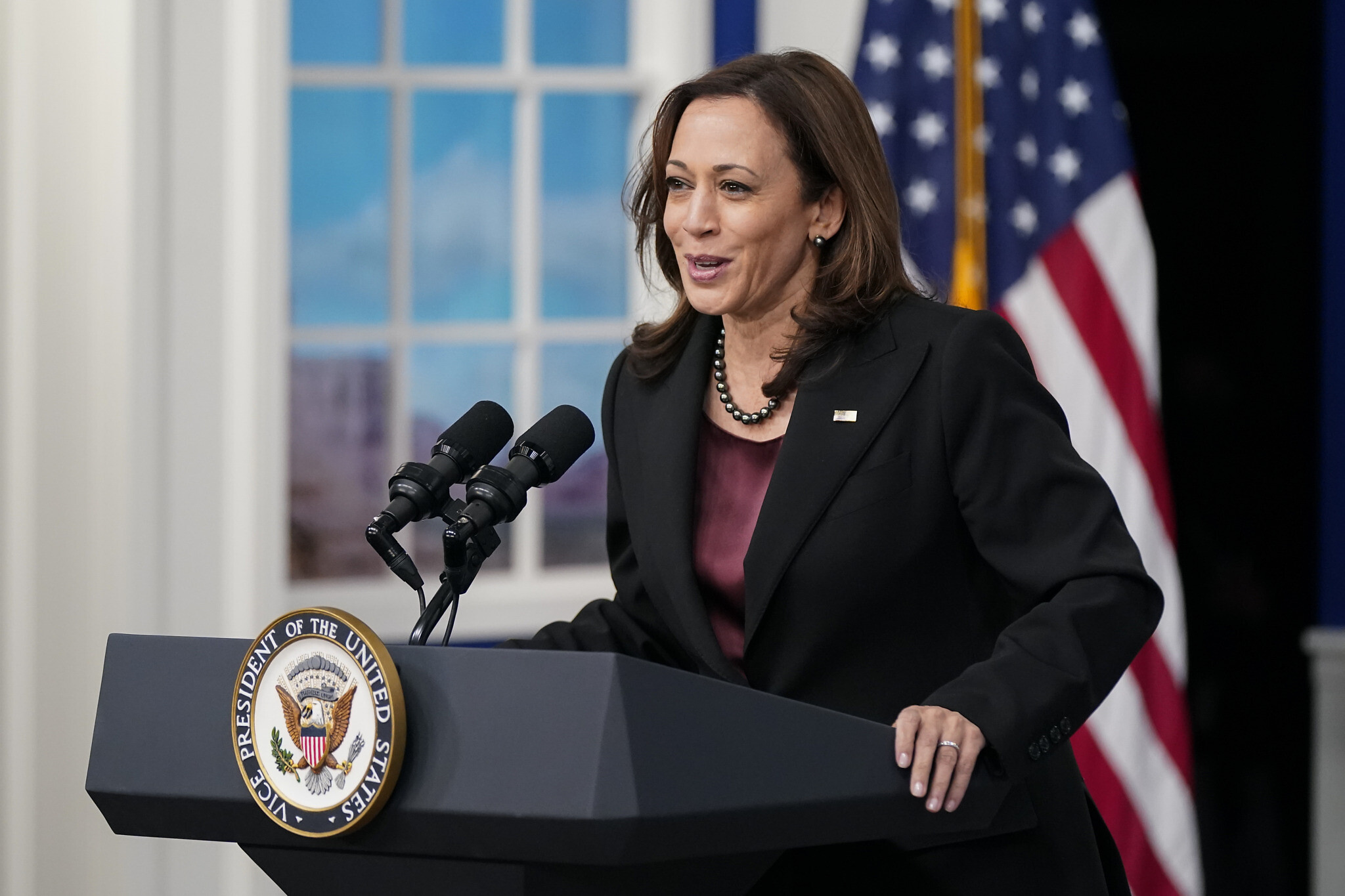 Making history, Harris briefly becomes first US woman to hold ...