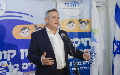 Health Minister Nitzan Horowitz speaks during a press conference at a Maccabi vaccine center for children in Tel Aviv on November 23, 2021. (Avshalom Sassoni/Flash90)