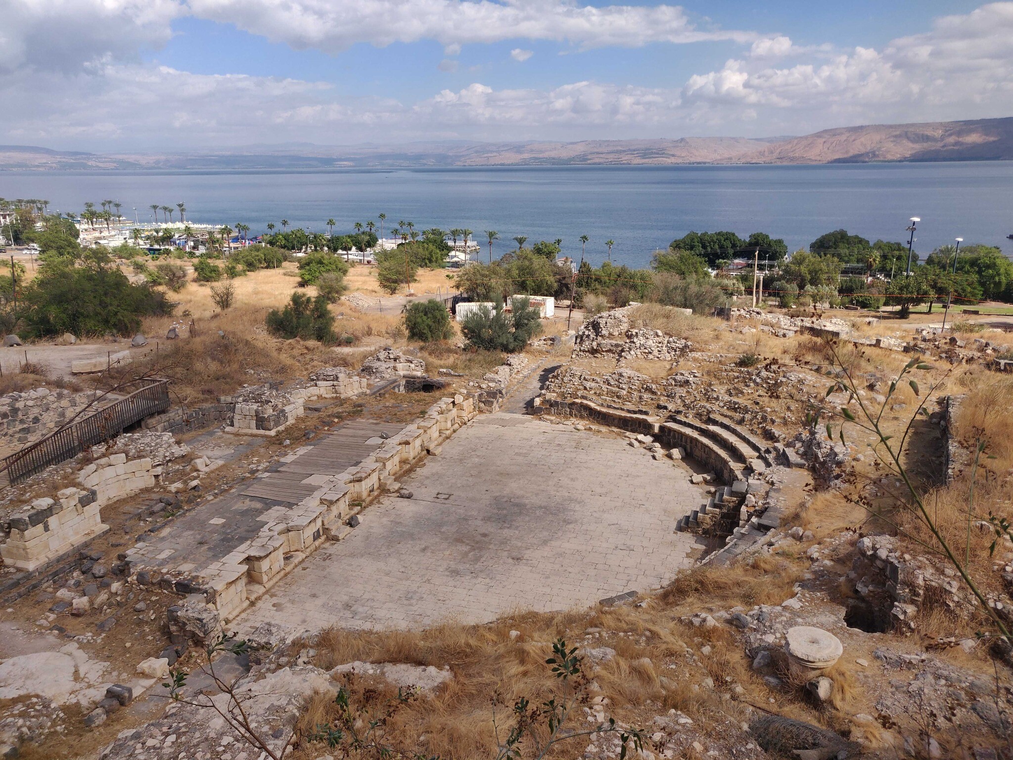 A huge ancient Roman theater unearthed in Tiberias lies neglected, October 19, 2021. (Michael Bachner/Times of Israel)