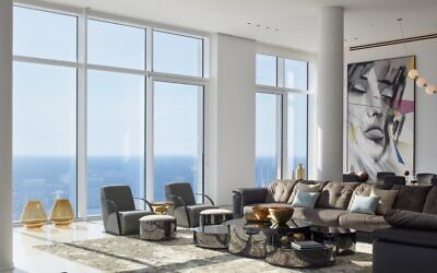 The living area with the impressive panoramic view (courtesy)