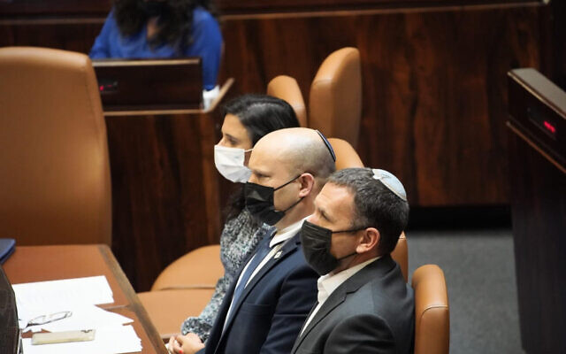 Matan Kahana in the Knesset alongside Yamina colleagues Naftali Bennett and Ayelet Shaked (Danny Shem-Tov)