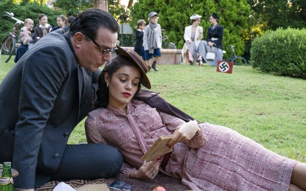 Actors Sophie Charlotte and Rodrigo Lombardi portray Aracy de Carvalho and the Brazilian writer and diplomat João Guimarães Rosa during the filming of "Passports to Freedom" in Germany in 2020. (Globo via JTA)