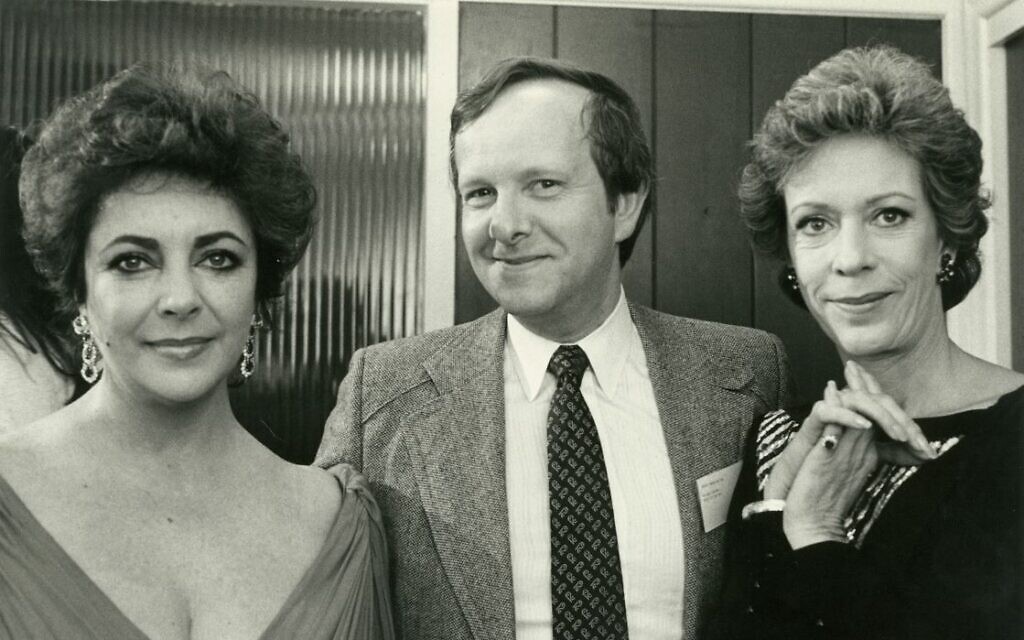 Canadian agent Michael Levine with Elizabeth Taylor, left, and Carol Burnett on the set of the HBO film 'Between Friends,' in Toronto, 1983. (Courtesy)