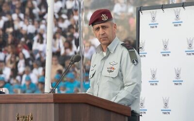IDF chief Aviv Kohavi speaks during a ceremony for graduates of the Israeli Air Force's pilot course, at the Hatzerim airbase in southern Israel, on December 22, 2021. (Israel Defense Forces)