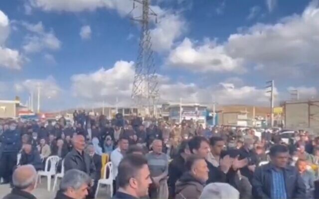 Screen grab of a video apparently showing a protest in Kamyaran, Iran after the execution of Heidar Ghorbani, Decemebr 19, 2021 (Screen grab)