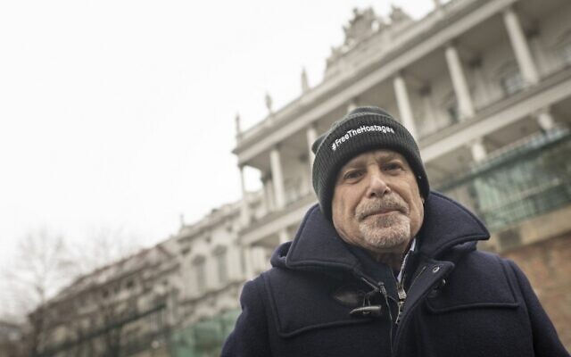 Barry Rosen, 77, a former US diplomat who was one of the 52 hostages held in Iran during 444 days from 1979 to 1981, speaks to AFP journalists outside the Coburg palace in Vienna, Austria, on January 14, 2022. (JOE KLAMAR / AFP)