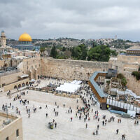 View of the Western Wall plaza and the Dome of the Rock in the background, in Jerusalem's Old City, December 23, 2021. (Lee Aloni/FLASH90)
