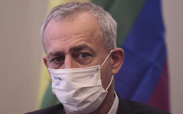 Health Ministry Director-General Nachman Ash at a press conference in Tel Aviv, January 4, 2022. (Tomer Neuberg/FLASH90)