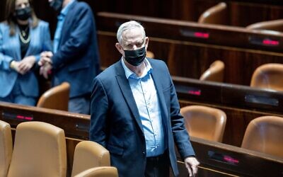 Defense Minister Benny Gantz attends a vote at the Knesset, in Jerusalem, January 17, 2022. (Yonatan Sindel/Flash90)