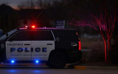 Police near Congregation Beth Israel Synagogue in Colleyville, Texas, January 15, 2022. (Andy Jacobsohn/AFP)