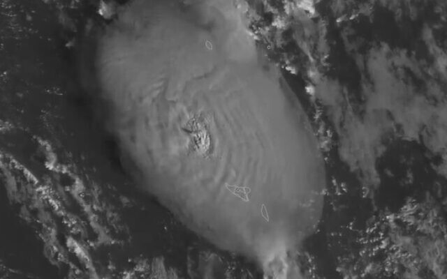 Screen grab of satellite imagery of the explosion of the Hunga Tonga Hunga Ha’apai volcano on January 15, 2022 (US National Oceanic and Atmospheric Administration)