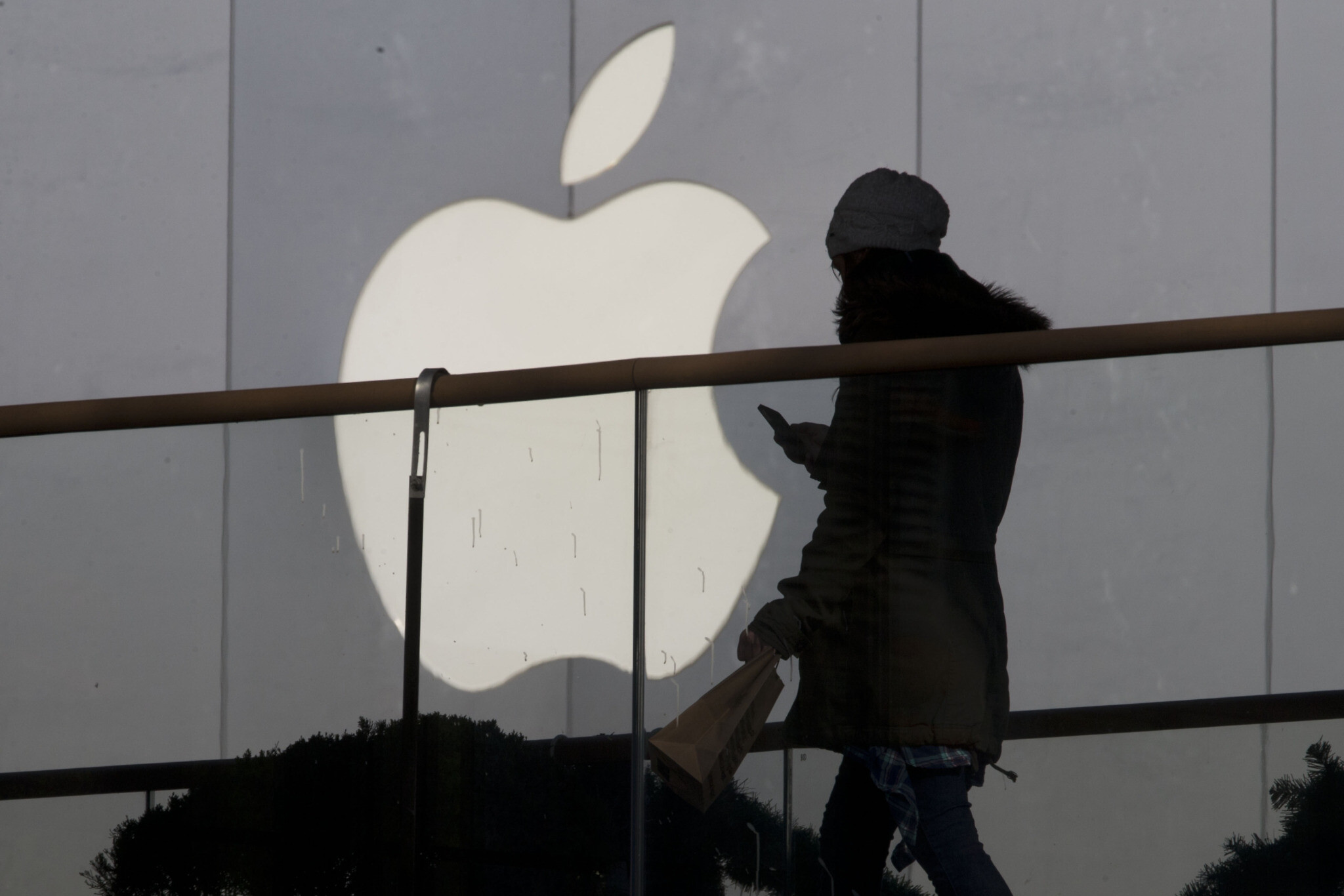 Apple Sues Israeli Firm NSO Over Spyware, Claiming iPhone Hacks - WSJ