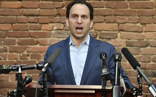 Louisville Democratic mayoral candidate Craig Greenberg speaks during a news conference in Louisville, Kentucky, February 14, 2022. (AP Photo/Timothy D. Easley)