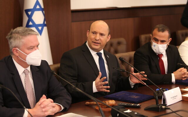 Israeli Prime Minister Naftali Bennett leads the cabinet meeting at the Prime Minister's Office in Jerusalem on February 13, 2022. (Amit Shabi/POOL via Flash90)