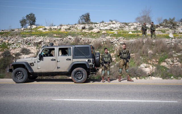 Illustrative: IDF soldiers near the West Bank city of Nablus, on February 18, 2022. (Sraya Diamant/Flash90)