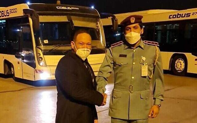 Police Commissioner Kobi Shabtai is welcomed in the UAE, February 6, 2022. (Police Spokesperson's Unit)