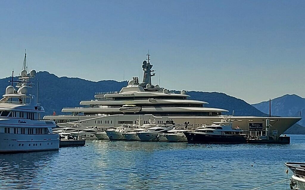 russian oligarch yacht turkey