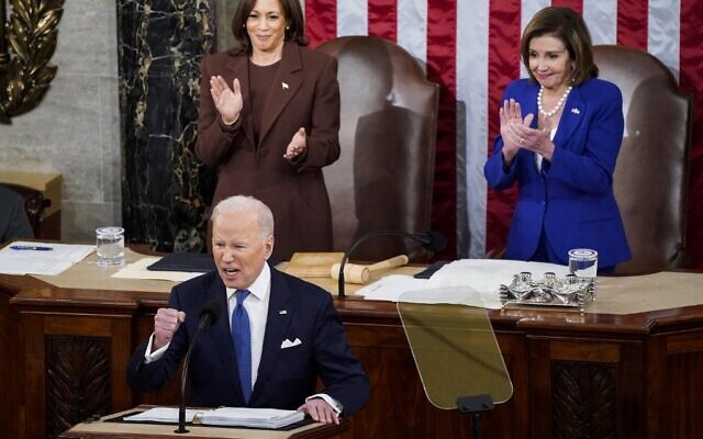US President Joe Biden delivers the State of the Union address flanked by Vice President Kamala Harris and House Speaker Nancy Pelosi (D-CA) during a joint session of Congress in the US Capitol's House Chamber in Washington, DC., March 01, 2022. (POOL / GETTY IMAGES NORTH AMERICA / Getty Images via AFP)