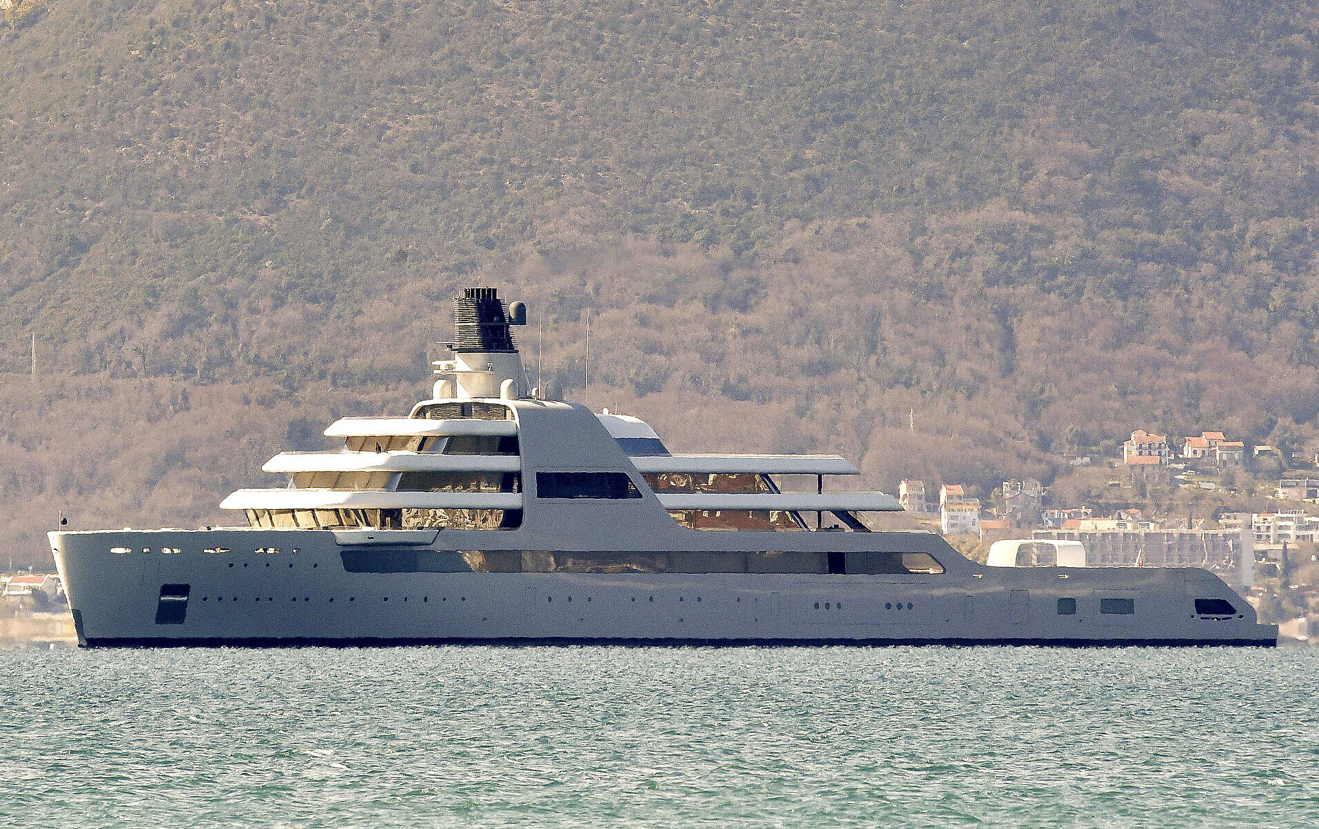 abramovich new yacht