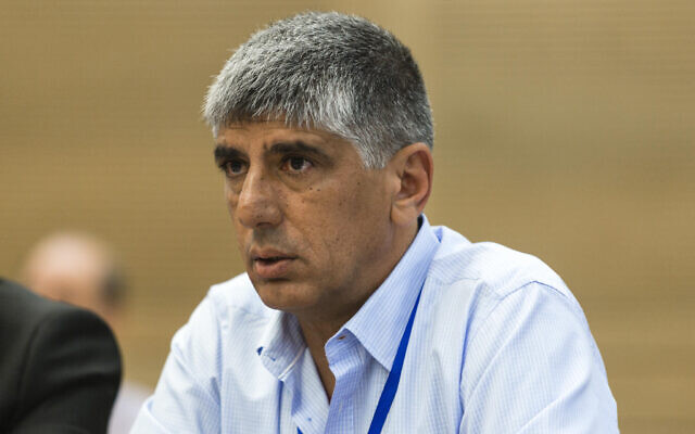 General Manager of Ben Gurion Airport, Shmuel Zakai, in the Knesset, June 24, 2014. (Flash 90)