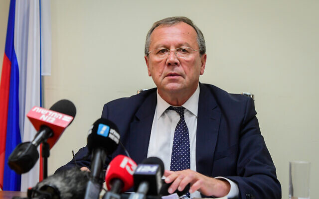 Russian Ambassador to Israel Anatoly Viktorov speaks at a press conference at the Russian Consulate in Tel Aviv, on March 3, 2022. (Avshalom Sassoni‎‏/Flash90)