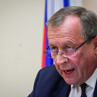 Russian Ambassador to Israel Anatoly Viktorov gives a statement to the media at the Russian Consulate in Tel Aviv, on March 3, 2022. (Avshalom Sassoni‎‏/Flash90)