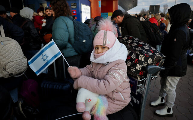 Jewish Ukrainians who fled war zones in Ukraine, seen at Chisinau International Airport in Moldova, as they make their way to Israel, March 6, 2022. (Nati Shohat/Flash90)