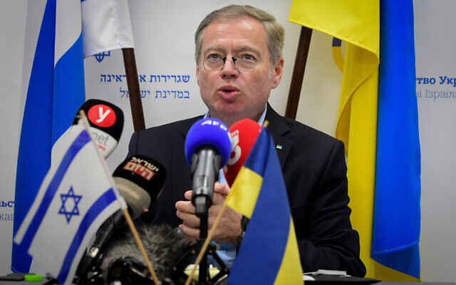 Ukraine's ambassador to Israel, Yevgen Korniychuk, speaks during a press conference in Tel Aviv, on March 7, 2022. (Avshalom Sassoni‎‏/Flash90)