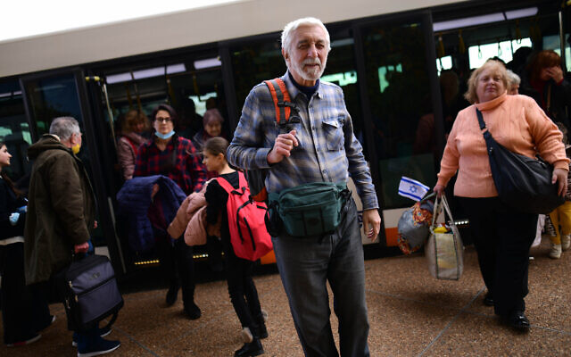 Refugees fleeing the fighting in Ukraine arrive at Ben Gurion Airport near Tel Aviv, on March 15, 2022. (Tomer Neuberg/Flash90)
