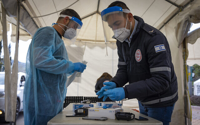 A coronavirus testing center in Jerusalem, on March 22, 2022 (Olivier Fitoussi/Flash90)