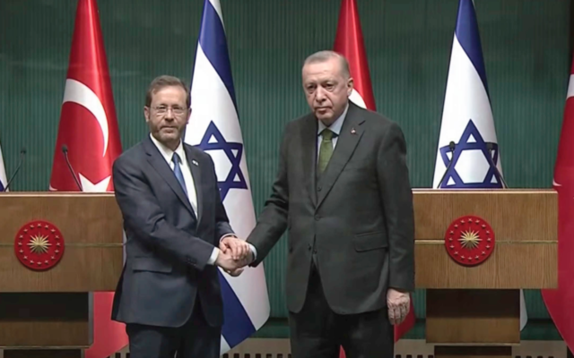 President Isaac Herzog (left) and Turkish President Recep Tayyip Erdogan at the presidential complex in Ankara on March 9, 2022. (Screen capture/GPO)