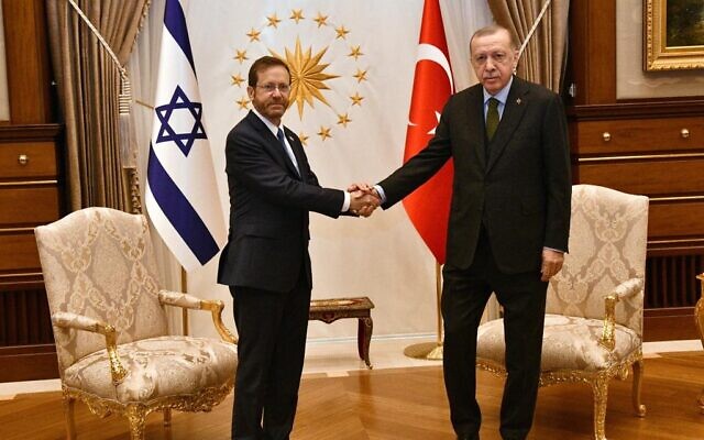 President Isaac Herzog meets Turkish President Recep Tayyip Erdoğan at the presidential complex in Ankara on March 9, 2022. (Haim Zach/GPO)
