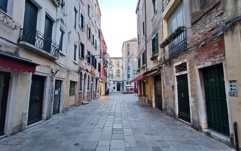 Walking through the streets of Venice’s former Jewish Ghetto feels like time traveling. (Orge Castellano/JTA)