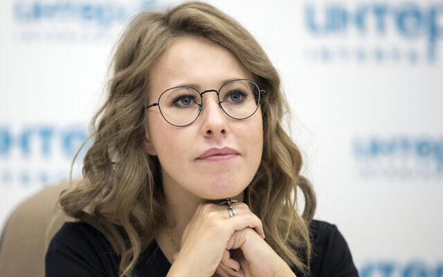 Former presidential candidate and TV star Ksenia Sobchak attends a news conference in Moscow, Russia, May 31, 2018. (AP Photo/Pavel Golovkin)