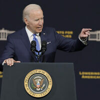 US President Joe Biden speaks Friday, April 22, 2022, at Green River College in Auburn, Wash., south of Seattle. (AP Photo/Ted S. Warren)