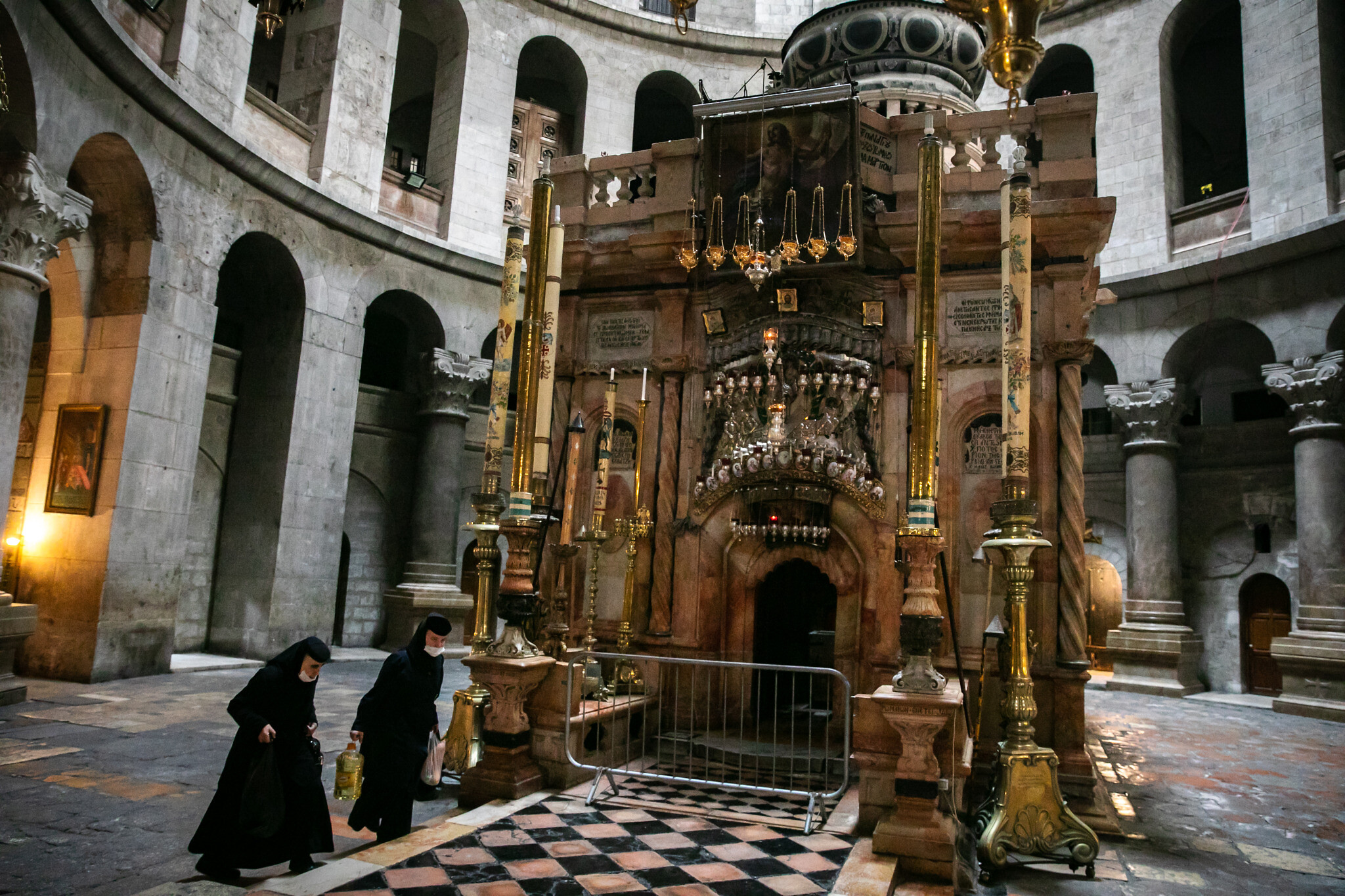 What does archaeology say about the location of the Church of the Holy Sepulchre? | The Times of Israel