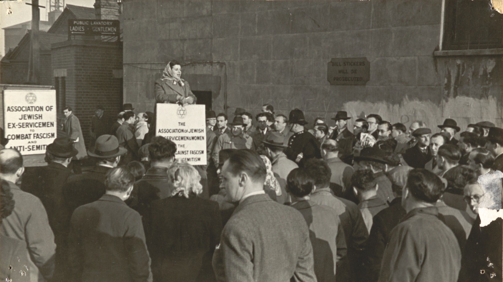 A speaker against antisemitism at a protest at London's Ridley Road, 1948. (Courtesy Community Security Trust)
