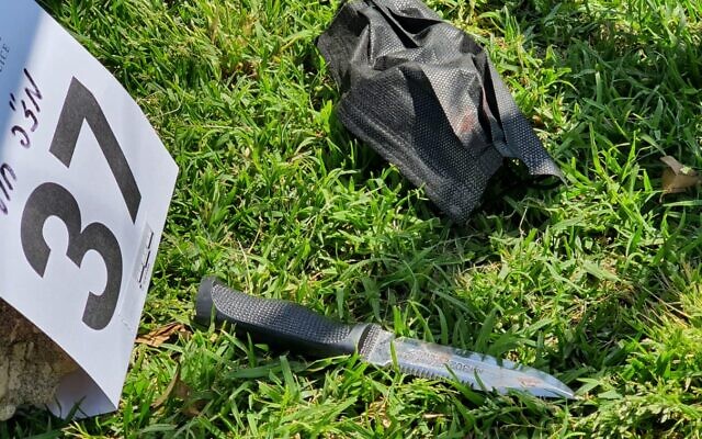 A knife used in a stabbing in Haifa, April 15, 2022. (Israel Police)