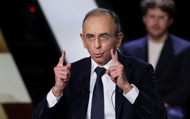 Eric Zemmour gestures as he takes part in the political show 'Elysee 2022' on French TV channel France 2, in Saint-Denis, near Paris, on March 17, 2022. (Thomas Coex/AFP)